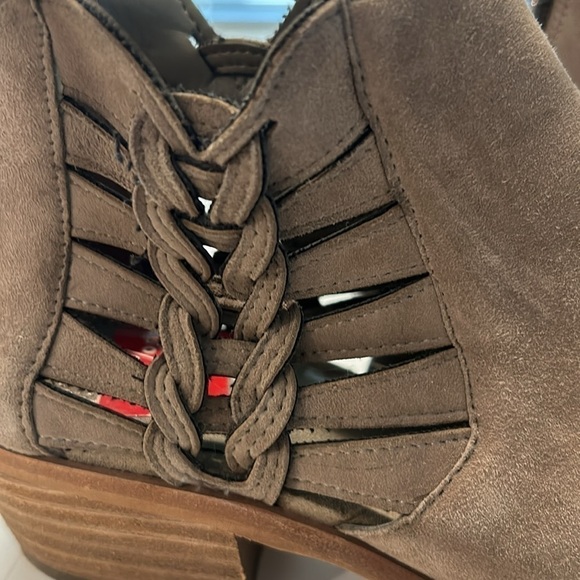 Western Cowgirl Grey Almond Pointed Toe Cut Out Side Braided Ankle Boots - Picture 8 of 9